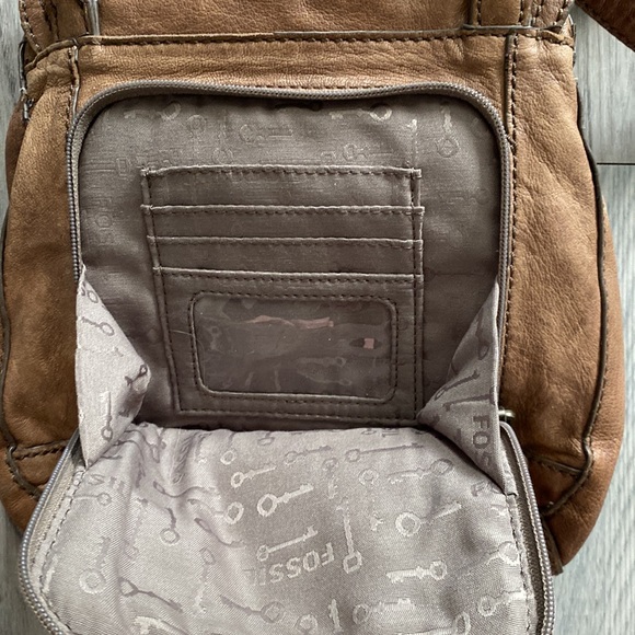 Fossil Crossbody - Picture 3 of 5
